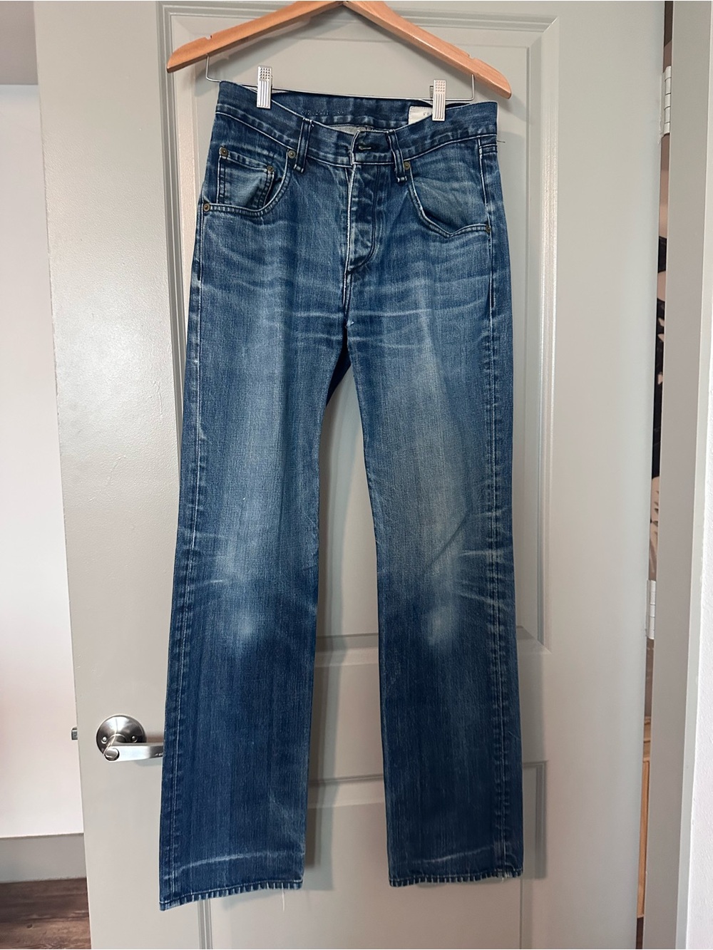 Men's Classic Straight-Leg Blue Jeans